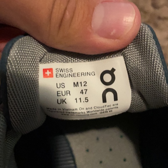 Cloud Waterproof QC Athletic shoes, Size 12 - Picture 4 of 5